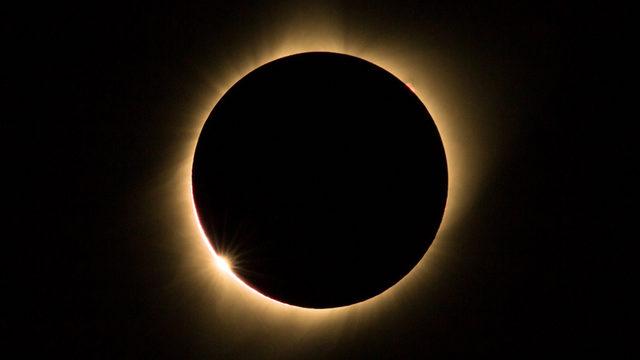 Bugün Gerçekleşecek Tam Güneş Tutulması Nasıl ve Nereden İzleyebilirsiniz? [Canlı Yayın]