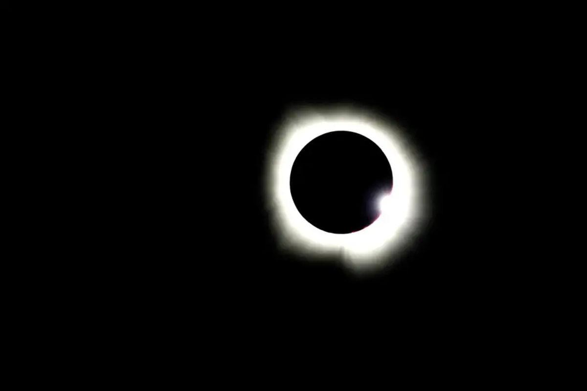 Kuzey Amerika’yı Etkisi Altına Alan Güneş Tutulmasından En Güzel Kareler