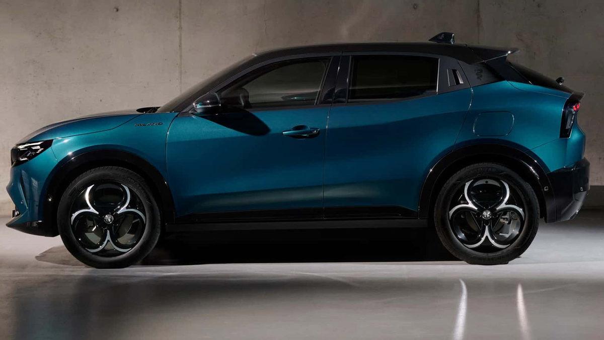 Alfa Romeo, Bugüne Kadarki Hiçbir Modeline Benzemeyen Junior’ı Türkiye’ye Getirdi: İşte Fiyatı