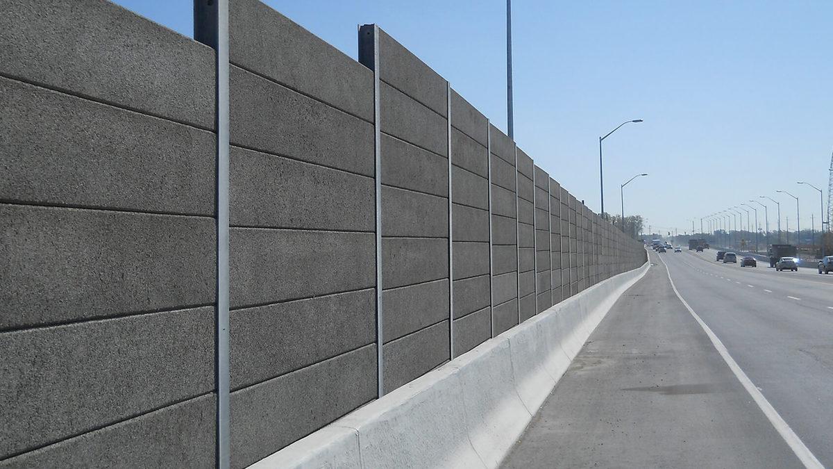 Bazı Yollarda Gördüğümüz Bu Bariyerler Ne İşe Yarıyor? (Bir Duvardan Çok Daha Fazlası)