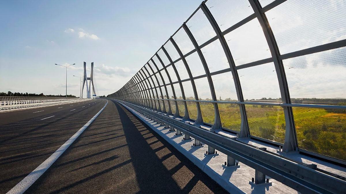 Bazı Yollarda Gördüğümüz Bu Bariyerler Ne İşe Yarıyor? (Bir Duvardan Çok Daha Fazlası)