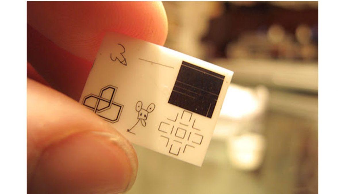 İnsanların Uzayda Bıraktığı Birbirinden Tuhaf ve Değerli Maddeler: Spor Arabadan Tutun Kakaya Kadar...