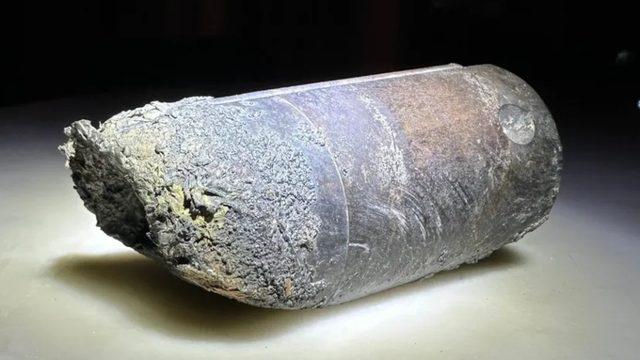 Başımıza Taş Yağdı: NASA, Bir Evin Çatısına Düşüp Yere Kadar Delip Geçen Gizemli Nesnenin "Uzaydan" Geldiğini Doğruladı