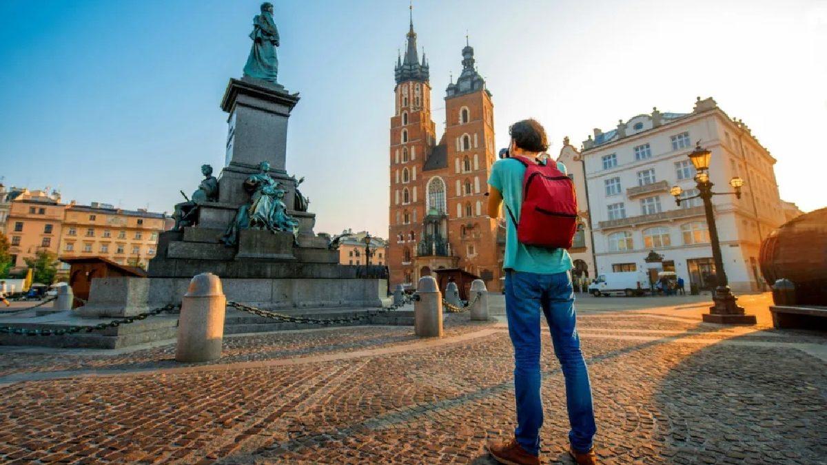Gençlerin Bedavaya Avrupa’yı Gezebildiği 