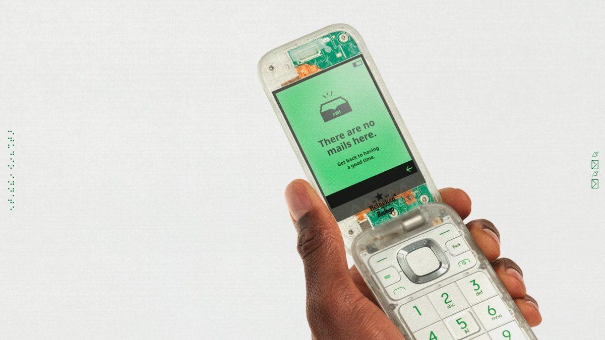 Bira Markası Heineken, Telefon Üretti! Karşınızda Buram Buram Nostalji ve Arpa Mayası Kokan Boring Phone