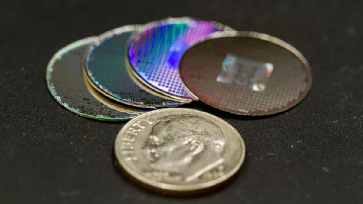 Dünyaya Ait Tüm Bilgiler, Ay’da Bir Kütüphanede Saklanıyor: Resmen Uygarlığımızı Yedeklemişler!