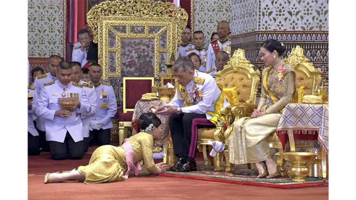 Uzaktan Eğitim Değil, Uzaktan Yönetim: Tayland Kralı Ülkeyi Neden Almanya’dan Yönetiyor?