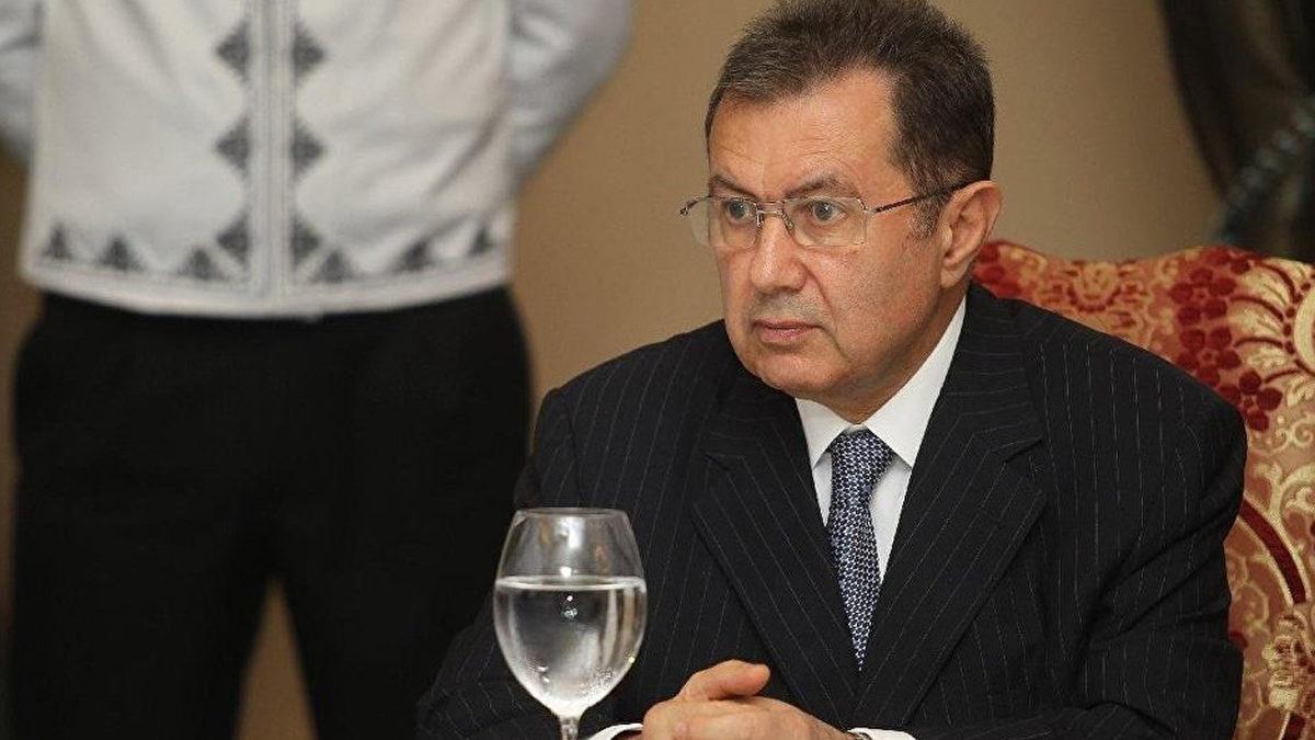 Bir Dönem Dünyanın En Zenginleri Arasındaki Tek Türk İş İnsanı Olan Turkcell’in Kurucusu Mehmet Emin Karamehmet Nasıl Battı?