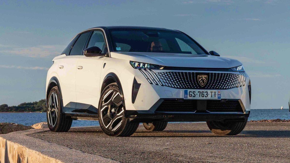 Yeni Logo Peugeot’ya Yaradı: Peugeot E-3008, Red Dot Tasarım Ödülü’nü Kazandı!