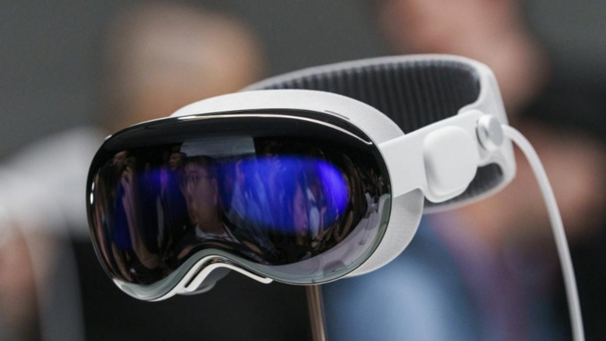 Apple Vision Pro Raflarda Kaldı: Mağazalardaki Talep Düşmeye Devam Ediyor