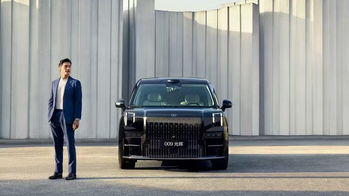 Ultra Lüks Panelvan Zeekr 009 Grand Tanıtıldı: Tam Anlamıyla Yürüyen Saray!
