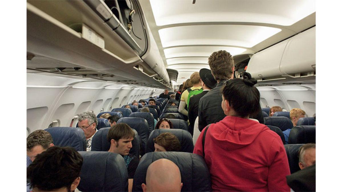 Uçak İndikten Sonra Kapılar Neden Hemen Açılmıyor da Sıkıntıdan Patlayana Kadar Bekliyoruz?