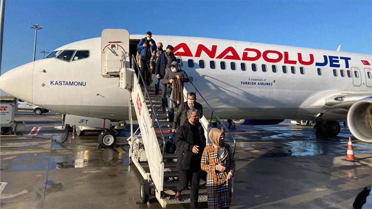 Uçak İndikten Sonra Kapılar Neden Hemen Açılmıyor da Sıkıntıdan Patlayana Kadar Bekliyoruz?