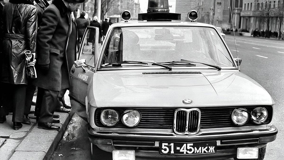 İflasın Eşiğinden Dönmüşler: BMW’nin Uçak Motoru Üretmekten Milyar Dolarlık Bir Araba Markası Olmaya Uzanan Başarı Öyküsü