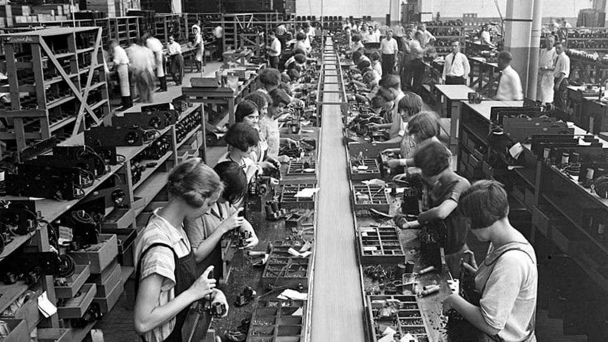 Kapitalist Strateji mi?: Henry Ford’un Çalışanlarına 5 Dolar Vererek Başlattığı Fordizm ile Üretim ve Tüketim Hayatımız Nasıl Değişti?