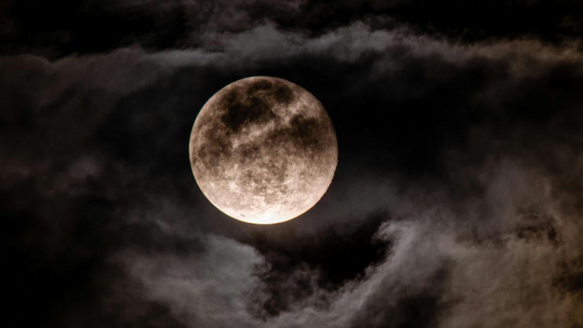 Dünya’nın Bir Uydusunun Olma Sebebi Jüpiter Olabilir