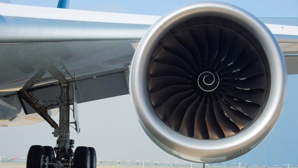 Binlerce Metre Yükseğe Çıkan Uçakların İçinde Nasıl Oluyor da Oksijen Soluyabiliyoruz?