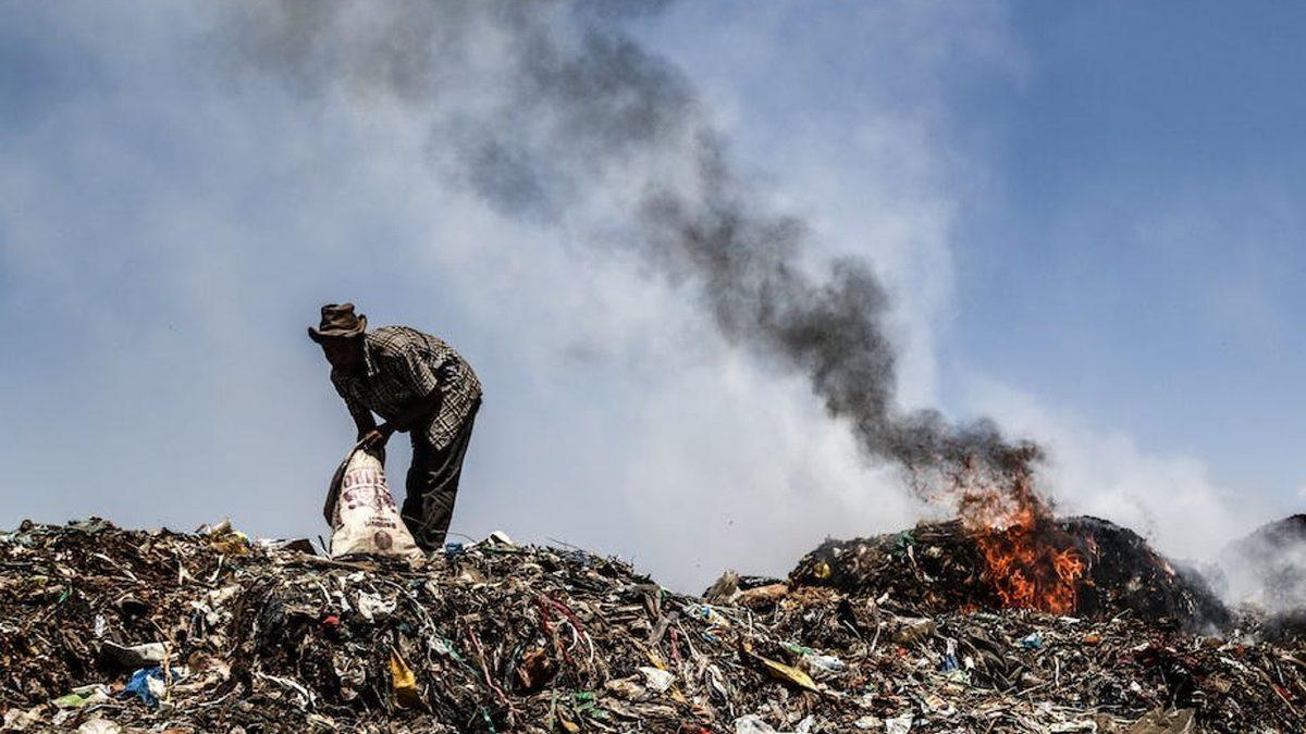 Dünya Üzerindeki Tüm Çöplerimizi Aktif Bir Yanardağa Atarsak Ne Olur? Sadece Yanık Kokusu Almayacağımız Kesin!