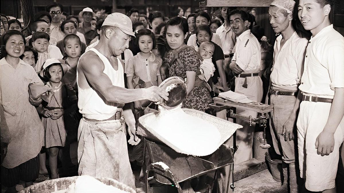 İlk Olarak Japonya’daki Kıtlığa Çözüm Olması Amacıyla Üretilen Hazır Noodle’lar Nasıl Milyar Dolarlık Bir Sektör Haline Geldi?