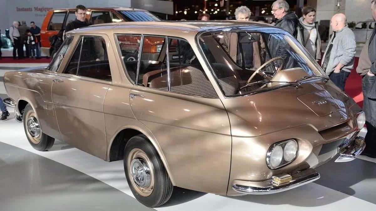 Renault’nun 65 Sene Önce Çıkardığı Ters Otomobil Neyin Nesiydi? Neden Hiç Sokaklarda Göremedik?
