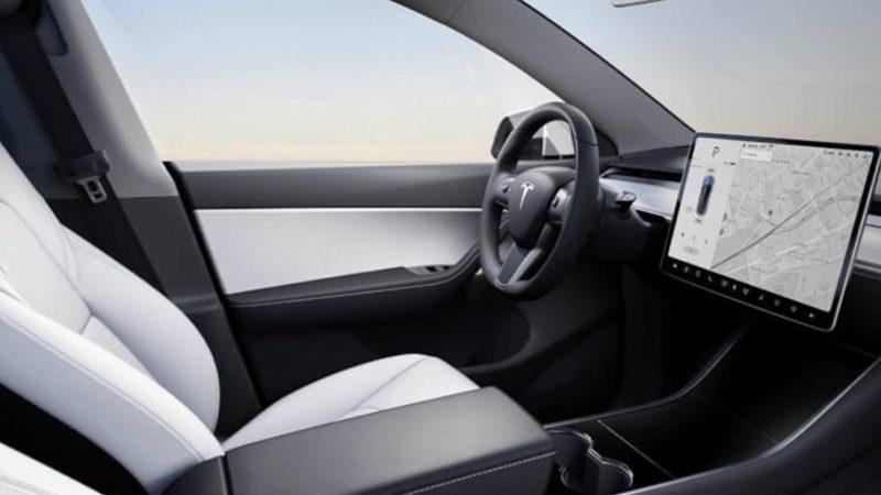 Tesla’nın Otomobilleri İçin Kendi Sesli Asistanı Üzerinde Çalıştığı Ortaya Çıktı