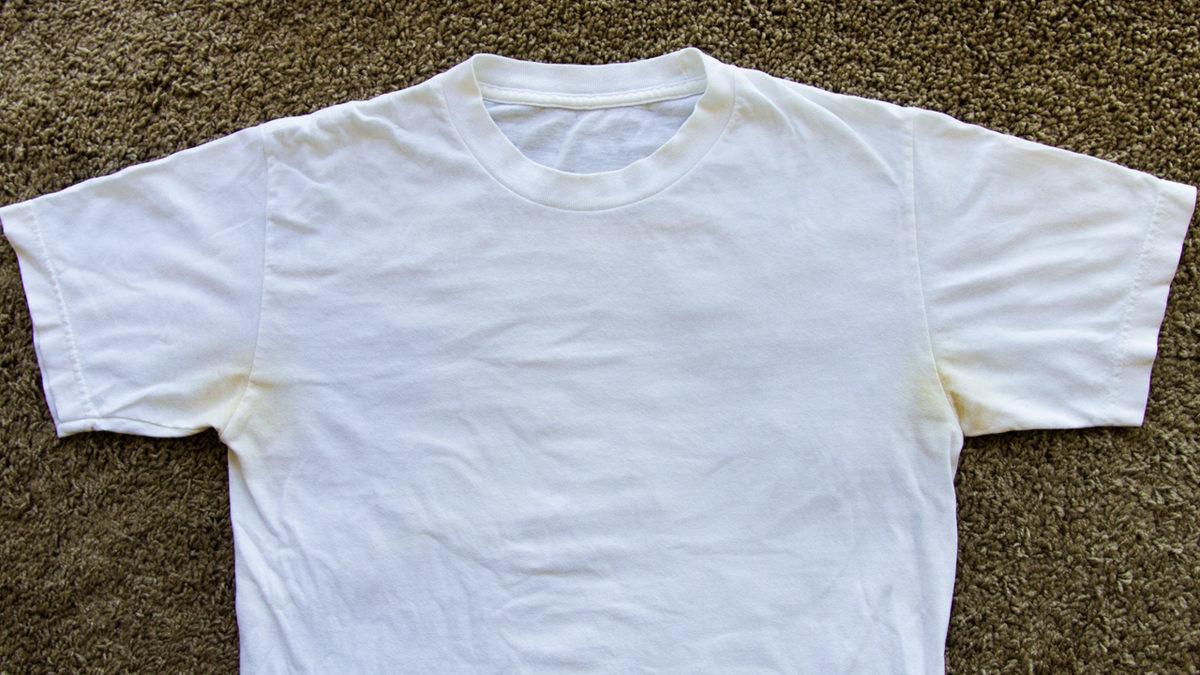 Ter, Renksiz Olmasına Rağmen Neden Kıyafetlerimizde Sarı Lekeler Bırakıyor?