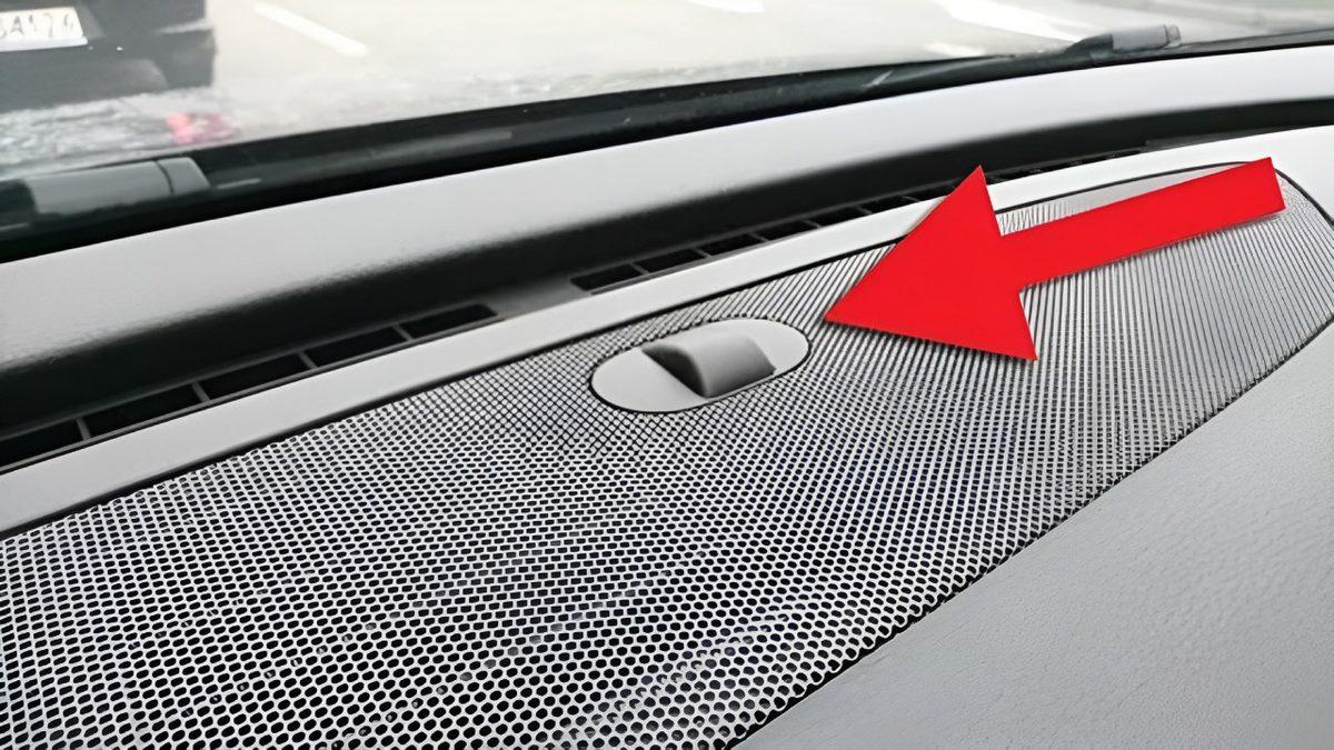 Araçların Ön Camlarının Altındaki Bu Dairesel Girinti/Çıkıntıların Ne İşe Yaradığını Öğrenince Mühendisleri Ayakta Alkışlayacaksınız!