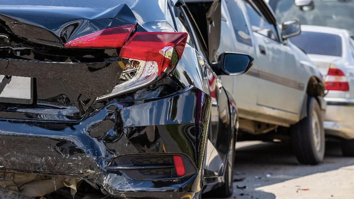 Arkadan Çarpan Aracın Suçlu Olduğunu Biliyoruz: Peki Hangi Araç Daha Fazla Hasar Alıyor?