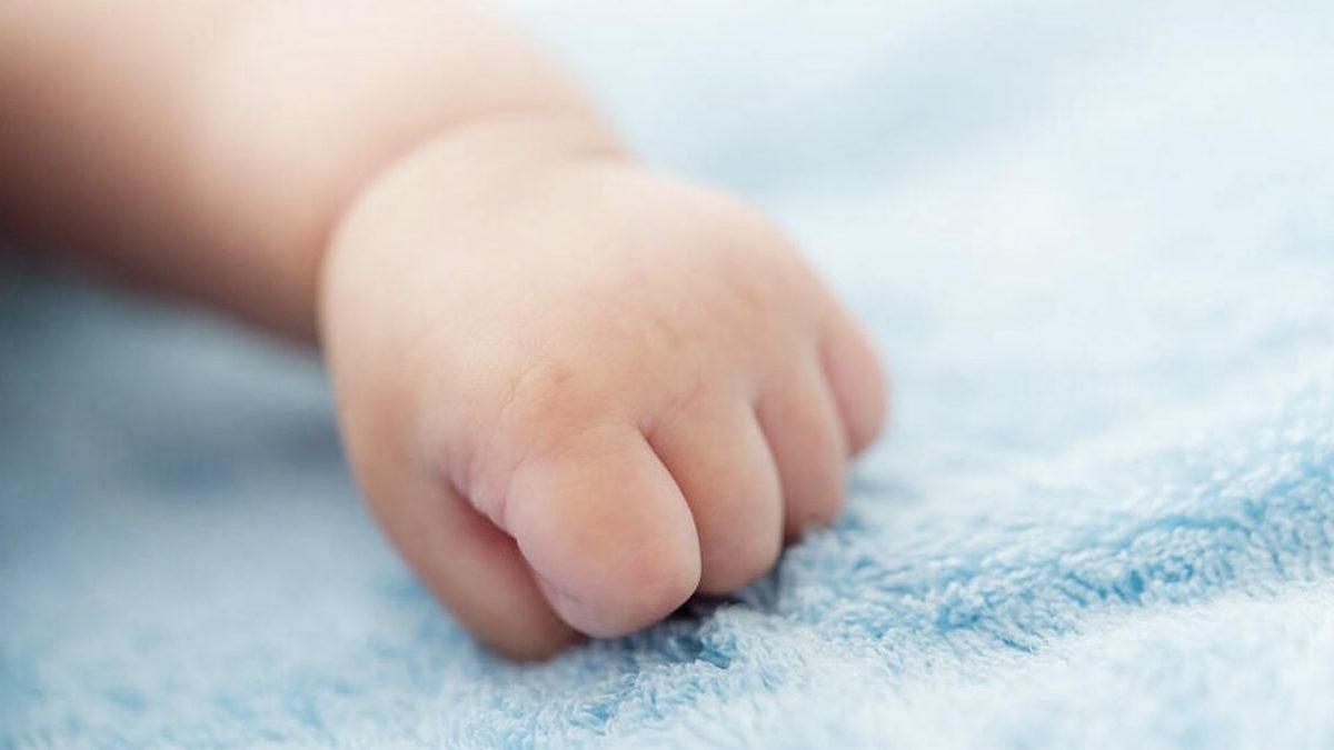 Bebekler Neden Yumruk Hareketi ile Doğarlar? Her Şey Bir Hareketle Başlıyor!