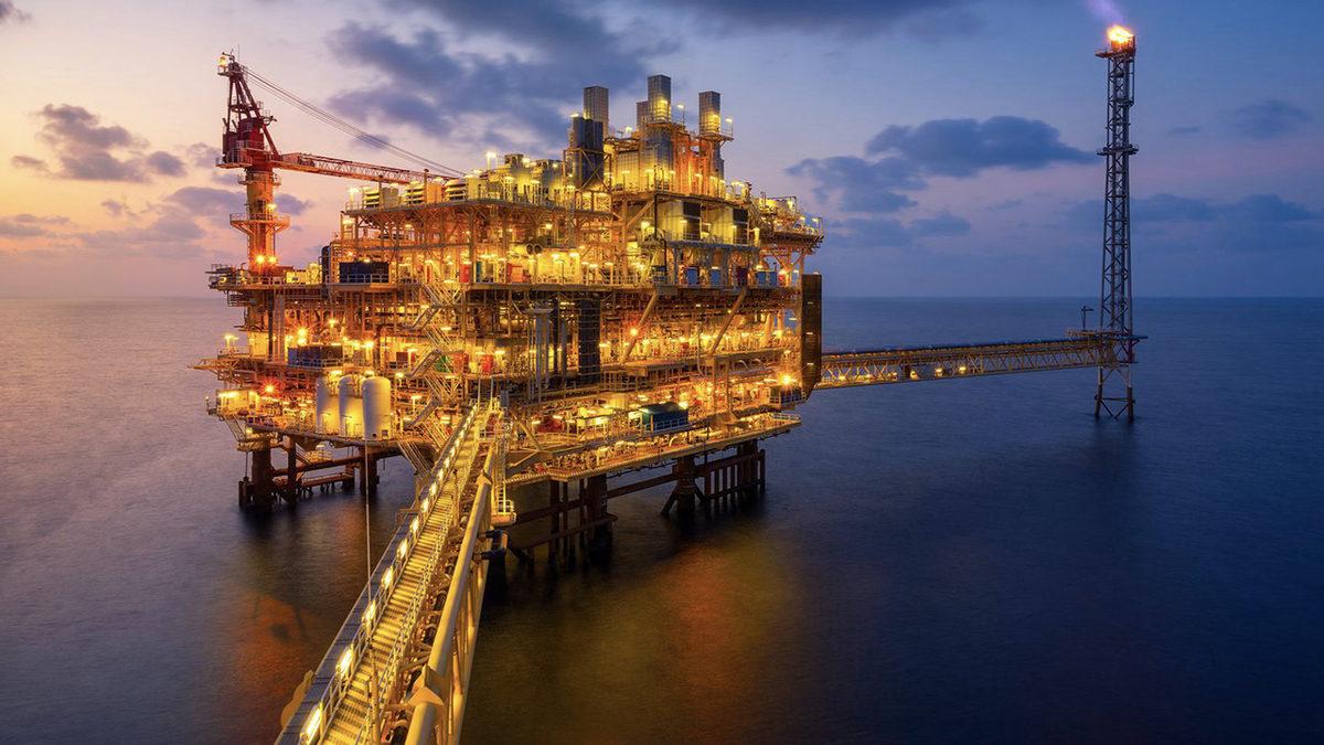 Denizlerdeki Petrol Kuleleri Nasıl İnşa Ediliyor ve Dev Dalgalardan Etkilenmiyor? Arkasındaki Mühendisliğe Hayran Kalacaksınız