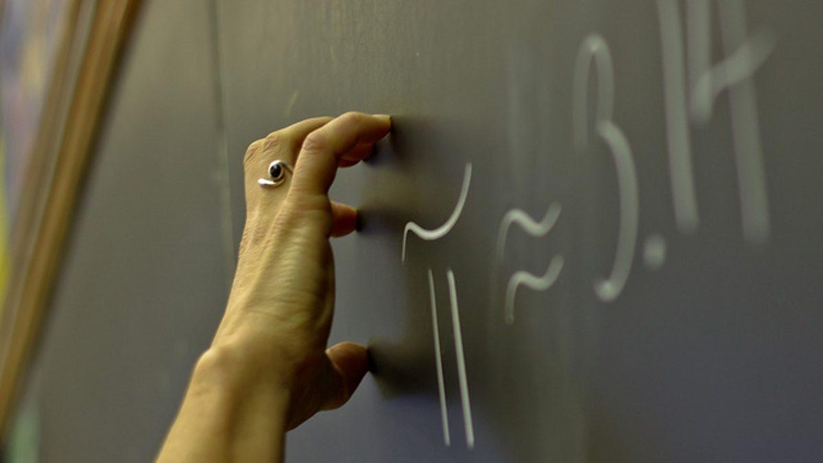 Kara Tahtaya Sürülen Tırnak Sesinin Bizi Bu Kadar Rahatsız Etmesinin 40 Yıl Düşünseniz Aklınıza Gelmeyecek Sebebi