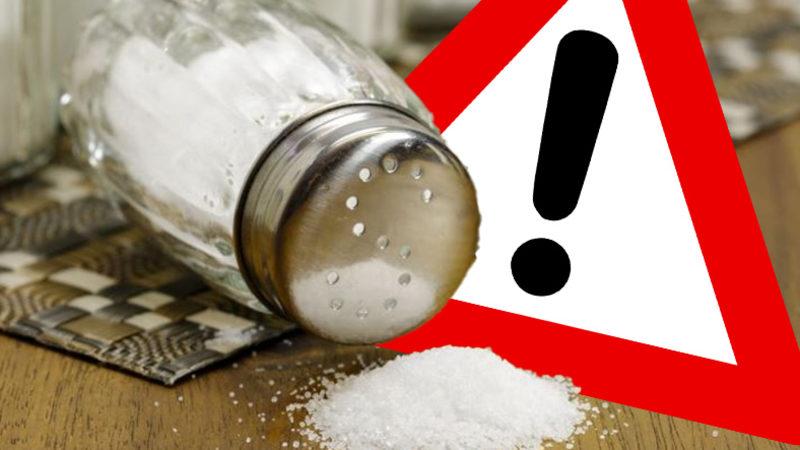 Sofradaki Yemeğe Tuz Dökmenin Mide Kanseri Riskini %41 Artırabildiği Ortaya Çıktı