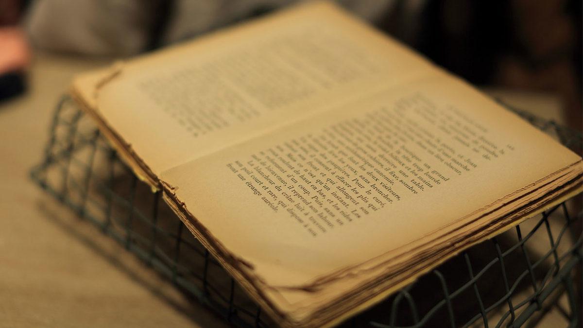 Rafta Duran Kitaplarımızın Sayfaları Zamanla Neden Sararır, Bunu Nasıl Engellersiniz?