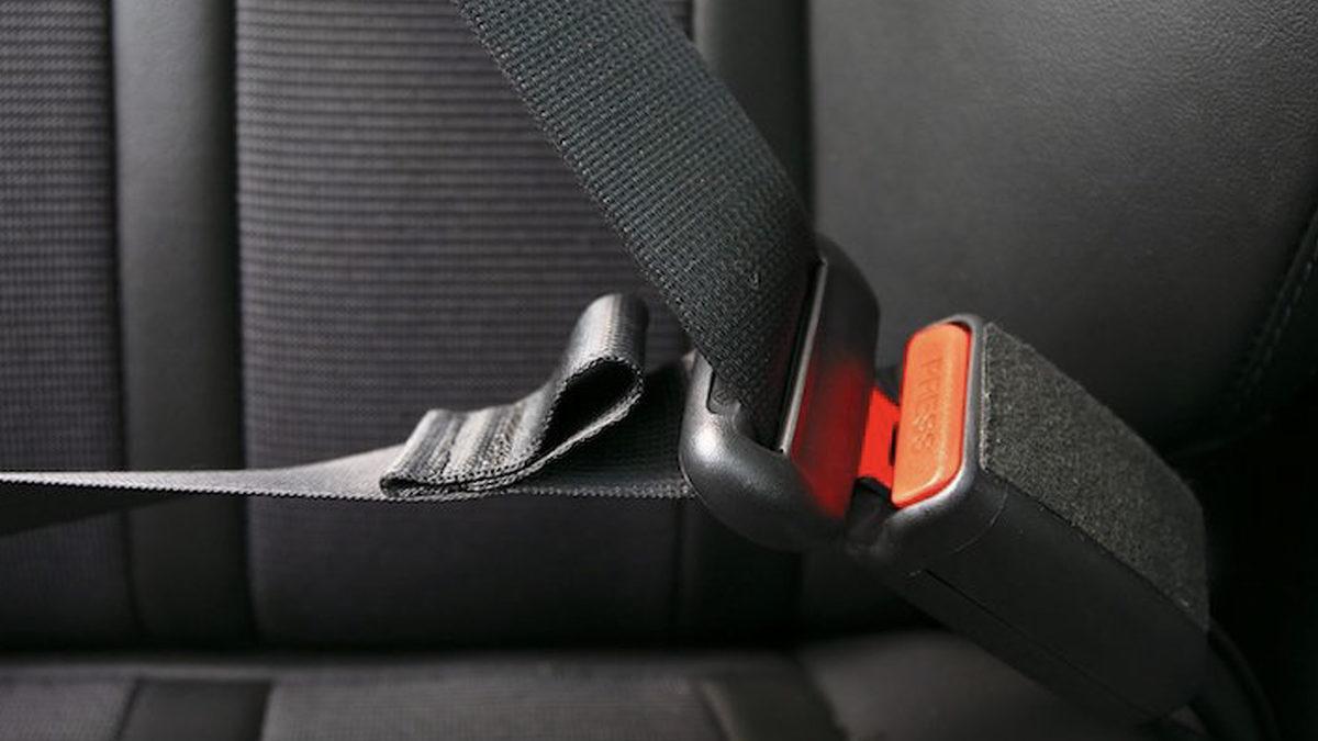 Emniyet Kemerlerindeki Bu Kumaş Halka ve Düğme Ne İşe Yarıyor? Etkisi, Sandığınızdan Çok Fazla!