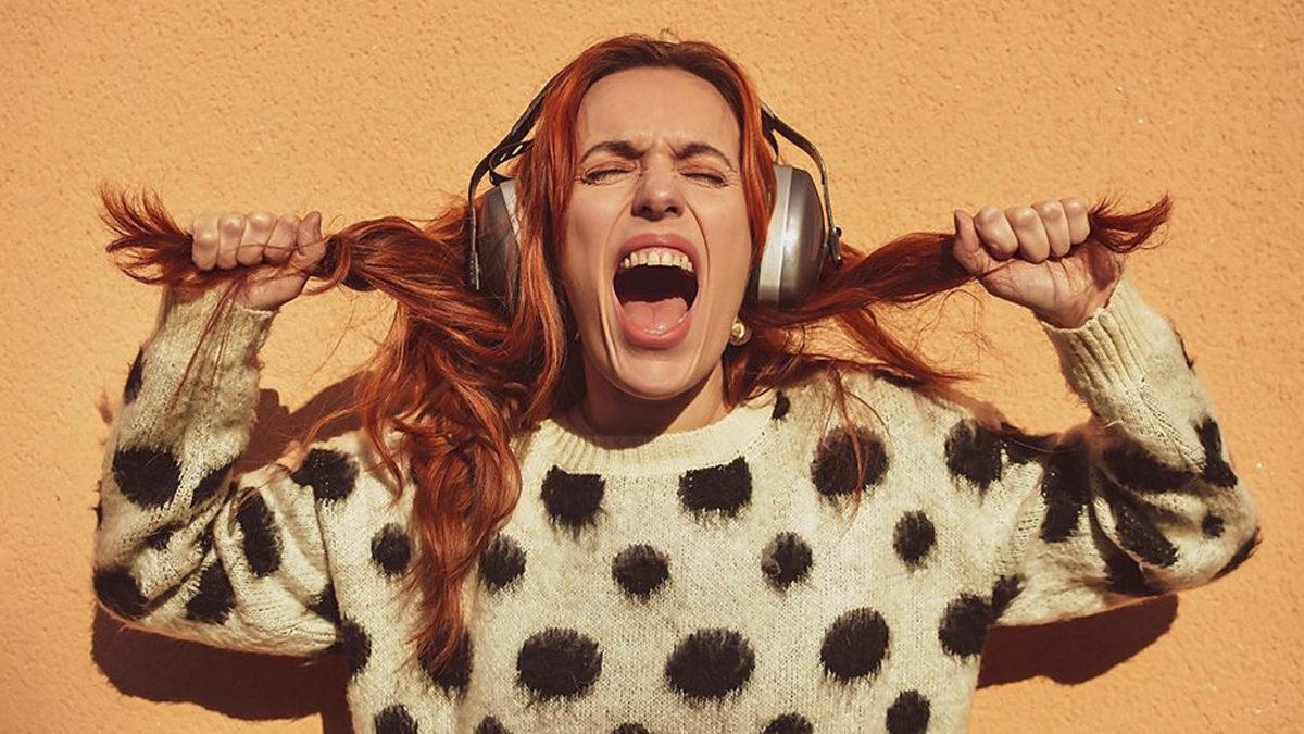 Dinlediğimiz Bir Şarkıyı Neden Bazen Saatlerce Kafamızdan Atamayıp Mırıldanıp Duruyoruz?