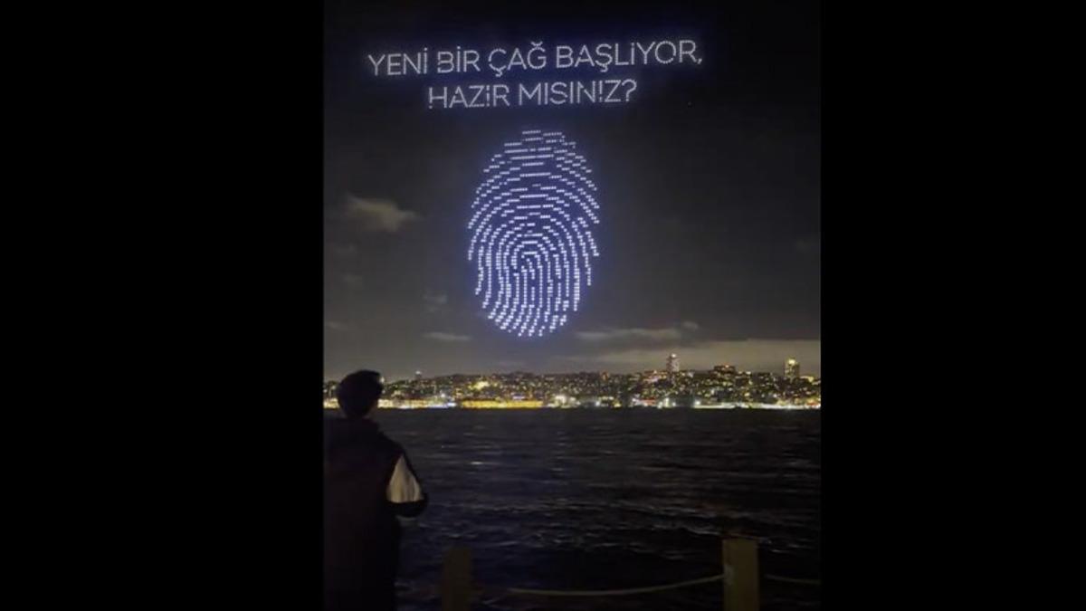 Gökyüzündeki Dev Parmak İzi Videosu Merak Uyandırdı: ’’Yeni Bir Çağ Başlıyor’’