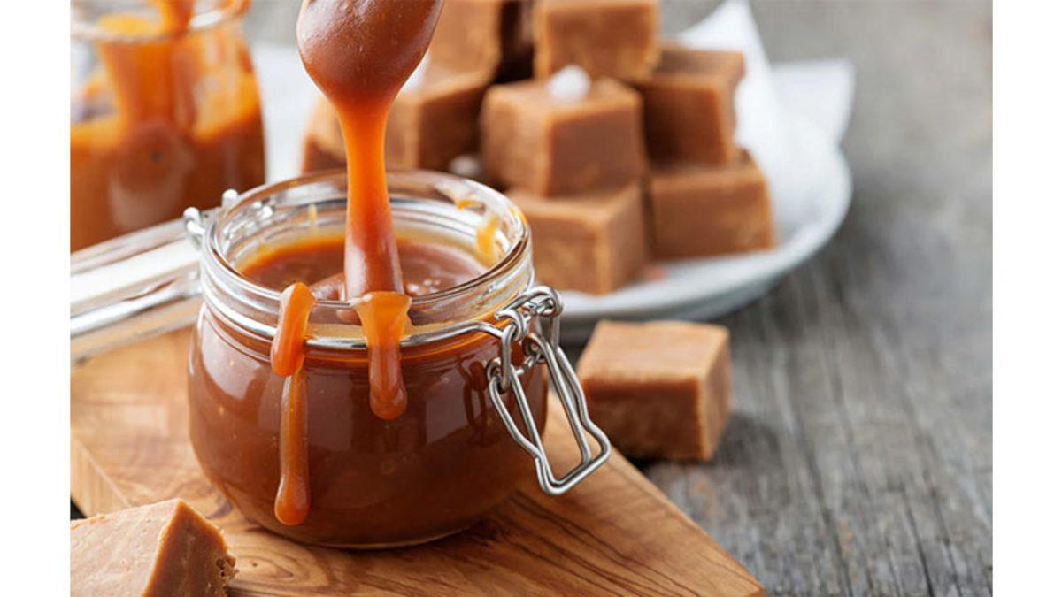 Karamel Yapmak İçin Eritilen Bembeyaz Şeker Nasıl Oluyor da Isıyla Temas Edince Kahverengiye Dönüyor?