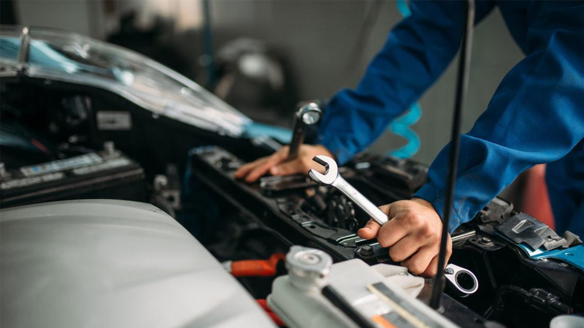 Olur da Başınıza Gelirse: Arabanıza Yanlış Yakıt Koyulursa Hemen Yapmanız Gereken 2 Şey