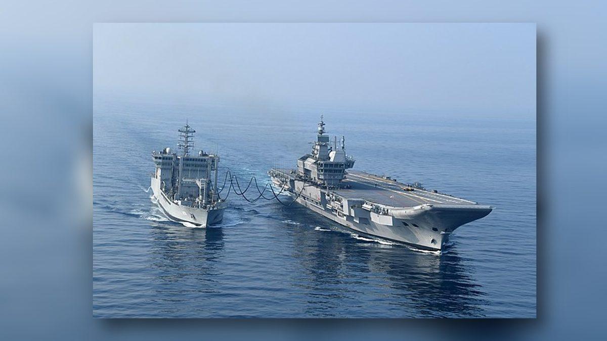 Gemiler Denizin Ortasındayken Bile Nasıl Yakıt Alıyor? Arabalar Gibi Petrol İstasyonları Var mı?