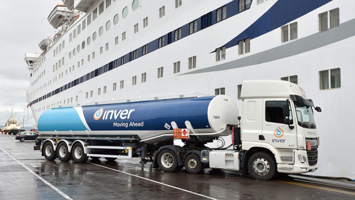 Gemiler Denizin Ortasındayken Bile Nasıl Yakıt Alıyor? Arabalar Gibi Petrol İstasyonları Var mı?