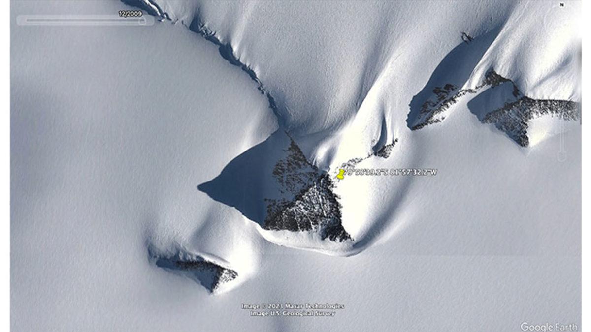Antarktika’da Bulunan ve Çeşitli Komplo Teorileri Doğuran Bu Gizemli ’Piramit’in Orada İşi Ne? (Hayır, İlluminati’nin İşi Değil)
