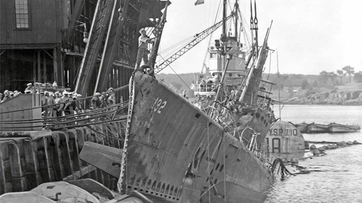 İçinde Mürettebat Varken Okyanusun Dibini Boylayan Denizaltının Nefesinizi Daraltacak Hikâyesi