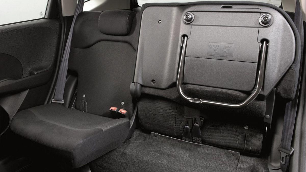 Bahse Gireriz ki Arabalardaki Bu Gizli Özellikleri ve Detayları Daha Önce Hiç Fark Etmediniz!