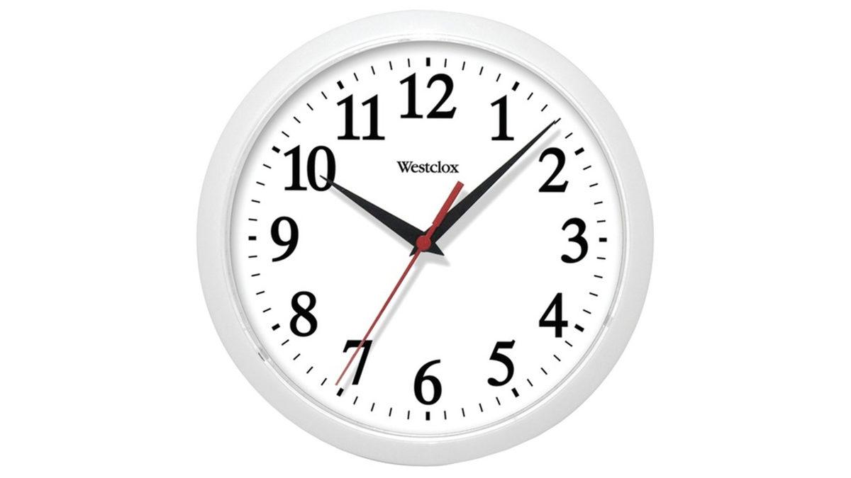 Neden Tüm Saatler Başlangıçta 10.10’u Gösteriyor? Sebebini Öğrenince “Bunun da mı Taktiğini Yaptınız Kardeşim!” Diyeceksiniz