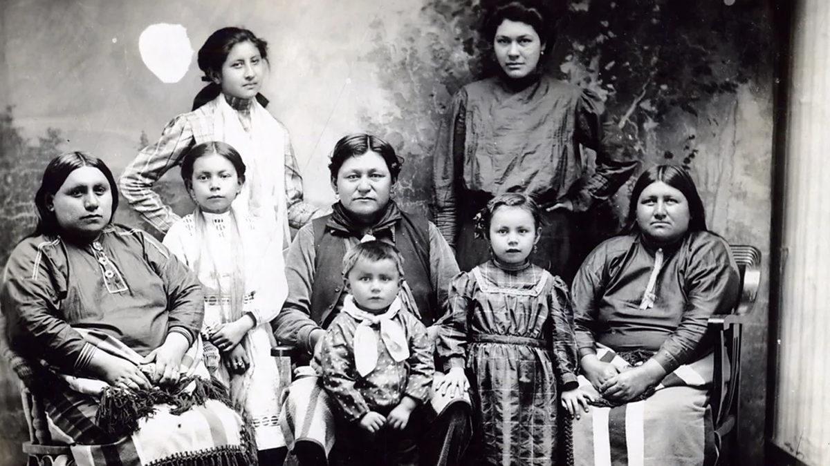 FBI’ın İlk Büyük Vakası: Osage Cinayetlerinin Kanla Yazılan Hikâyesini Okuduktan Sonra “Paranın Gözü Kör Olsun.” Diyeceksiniz