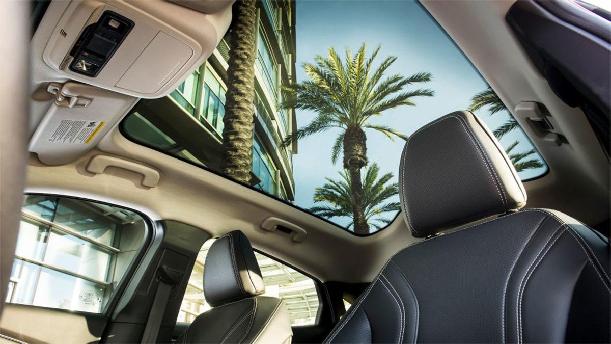 Sunroof ya da Cam Tavan, Arabanın Güvenliğini Azaltır mı? 2 Dakikada Açıklıyoruz!