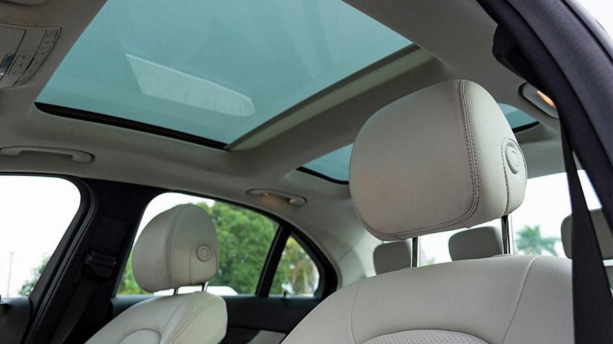 Sunroof ya da Cam Tavan, Arabanın Güvenliğini Azaltır mı? 2 Dakikada Açıklıyoruz!