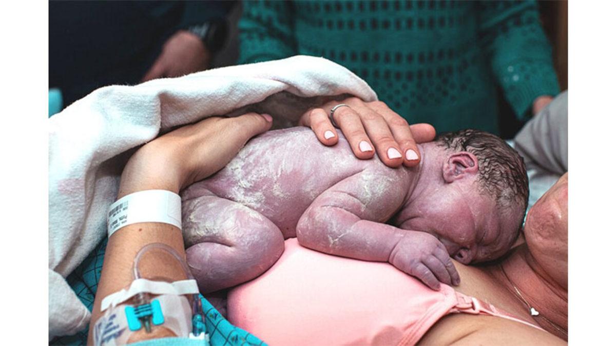 Bebekler Doğduklarında Neden Oyuncak Bebek Gibi Buruş Buruş Görünürler?