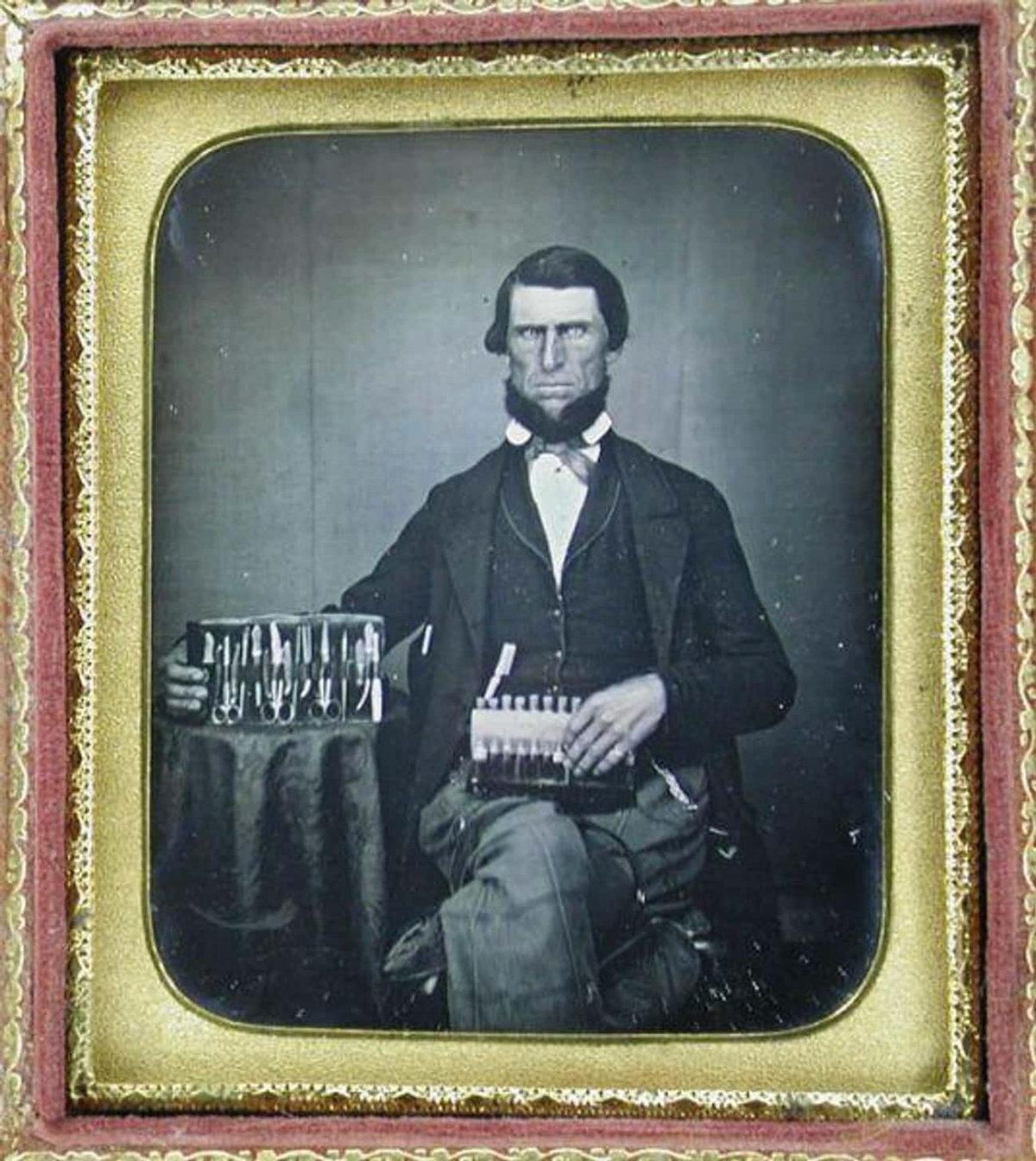 Kâbus Yaşatacak Tarihin En Ürpertici 15 Fotoğrafı (Hassas İçerik)