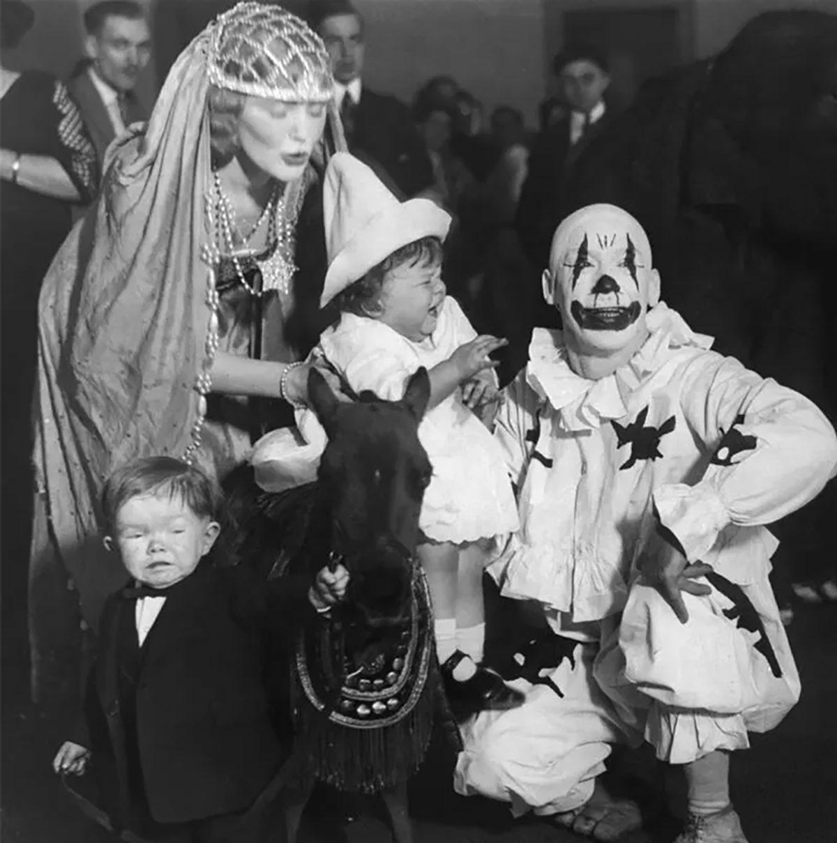 Kâbus Yaşatacak Tarihin En Ürpertici 15 Fotoğrafı (Hassas İçerik)